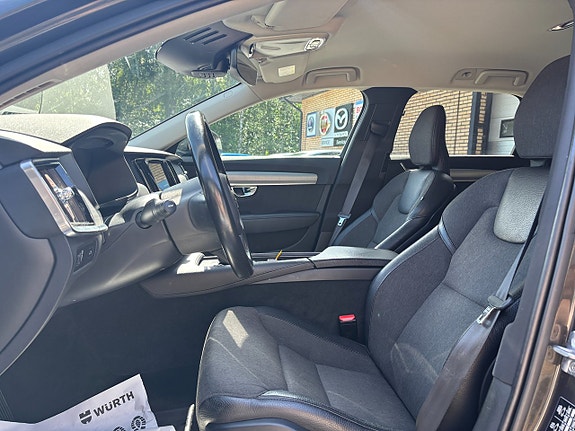 Volvo V90 17 of 30