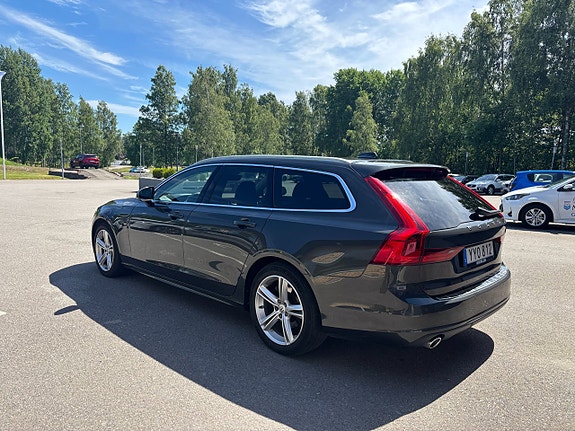 Volvo V90 6 of 30