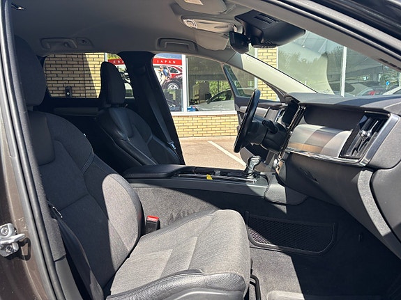 Volvo V90 16 of 30