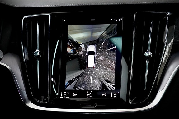 Volvo V60 Cross Country 10 of 23