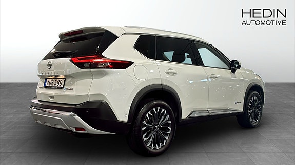 Nissan X-Trail 2 of 5