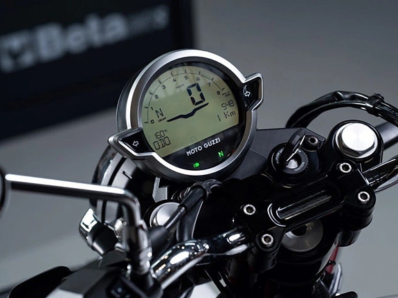Moto Guzzi V7 Special 6 of 9