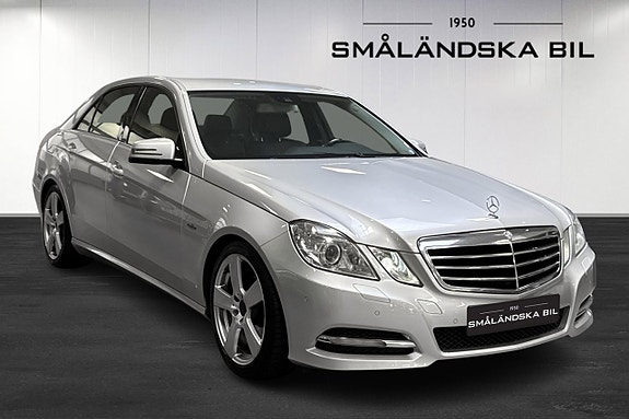 Mercedes-Benz E220 2 of 5