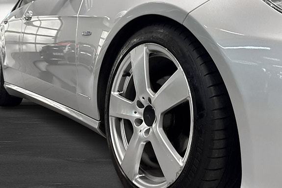 Mercedes-Benz E220 5 of 5