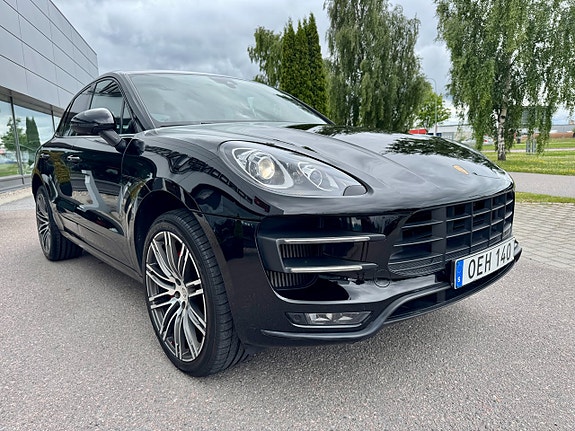 Porsche Macan Turbo 6 of 23