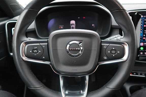 Volvo XC40 5 of 5