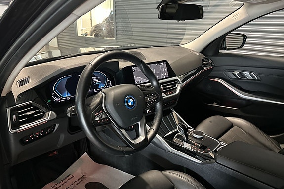 BMW 330e 9 of 21