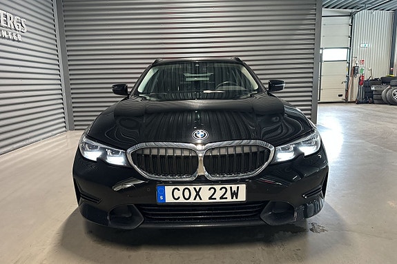 BMW 330e 2 of 5