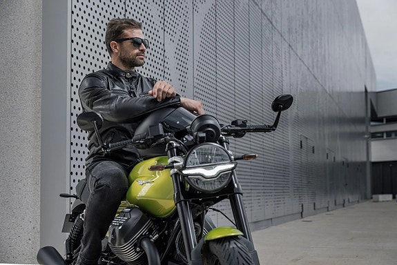 Moto Guzzi V7 Sport 6 of 9