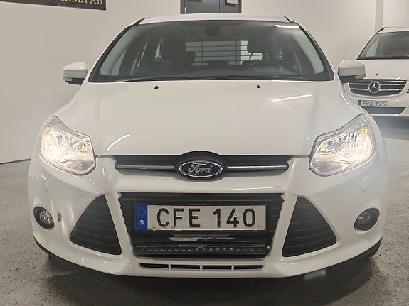 Ford Focus 2 of 9