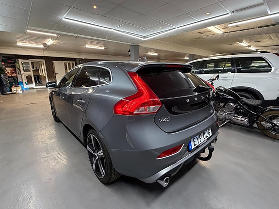 Volvo V40 4 of 5