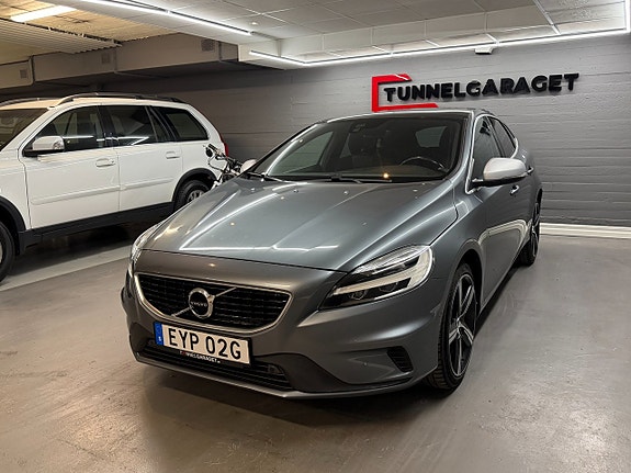 Volvo V40 3 of 5