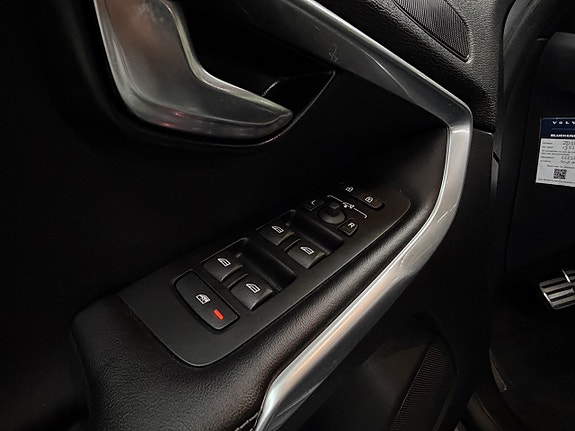 Volvo V40 12 of 23