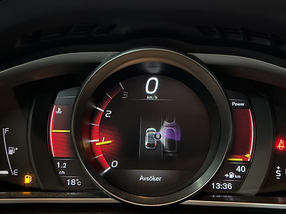 Volvo V40 19 of 23