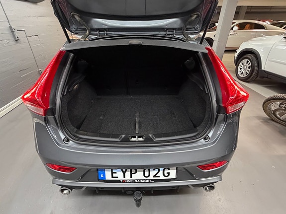 Volvo V40 7 of 23