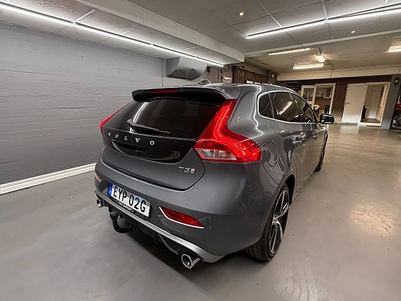 Volvo V40 5 of 5
