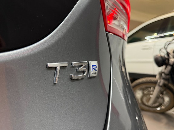 Volvo V40 6 of 23