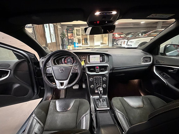 Volvo V40 10 of 23