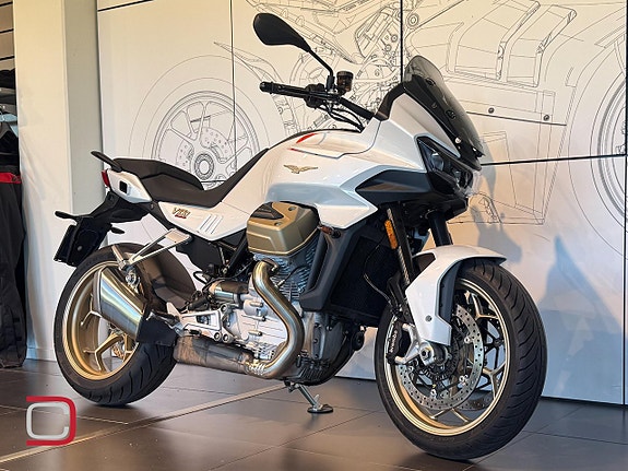 Moto Guzzi V100 Mandello 2 of 4
