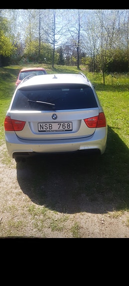 BMW 320i 5 of 5