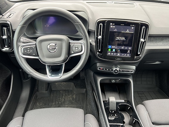 Volvo XC40 14 of 23