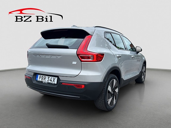 Volvo XC40 6 of 23