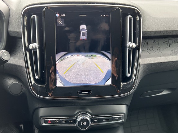 Volvo XC40 16 of 23