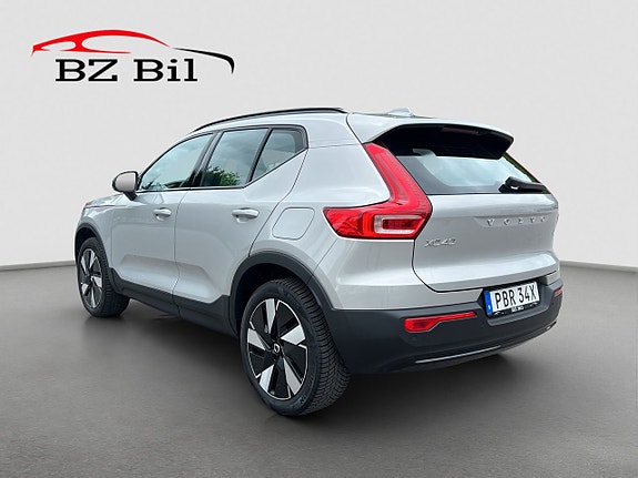 Volvo XC40 4 of 5