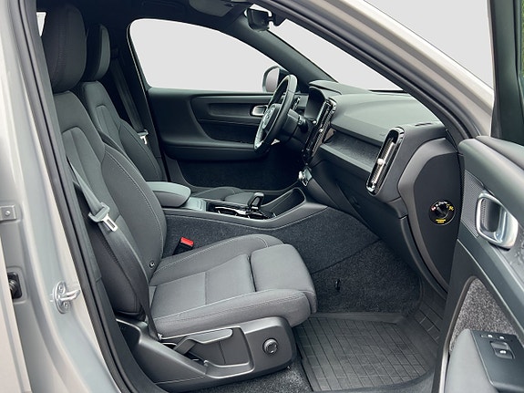 Volvo XC40 19 of 23