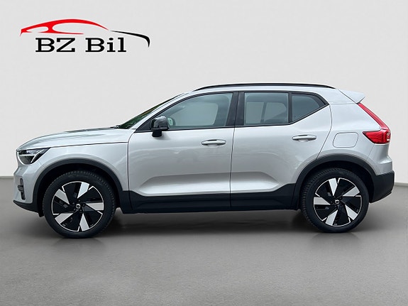 Volvo XC40 3 of 5