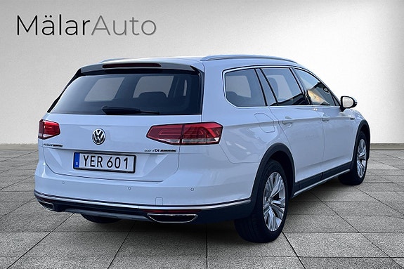 Volkswagen Passat Alltrack 4 of 5