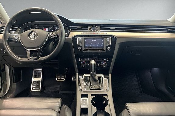 Volkswagen Passat Alltrack 11 of 15