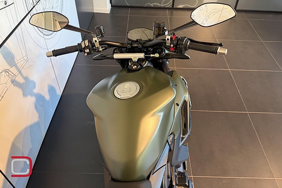 Ducati Streetfighter V2 4 of 4