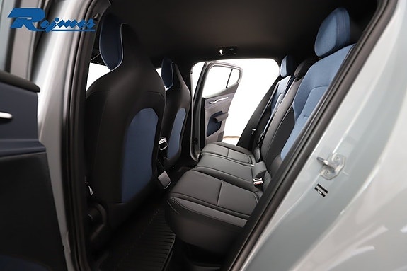 Volvo EX30 7 of 27