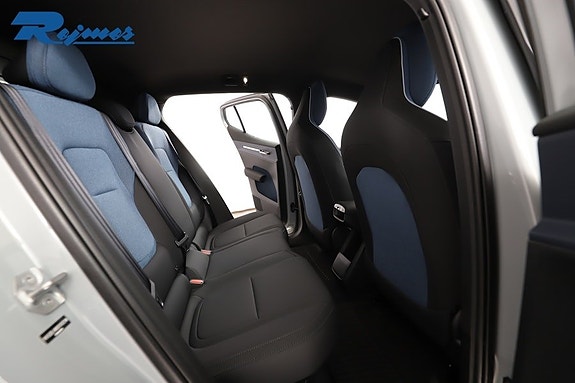 Volvo EX30 8 of 27