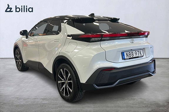Toyota C-HR 2 of 5