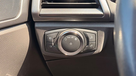 Ford Mondeo 14 of 30