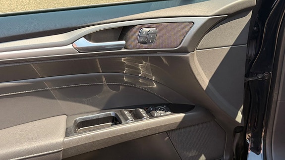Ford Mondeo 12 of 30