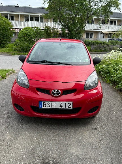 Toyota Aygo 2 of 5