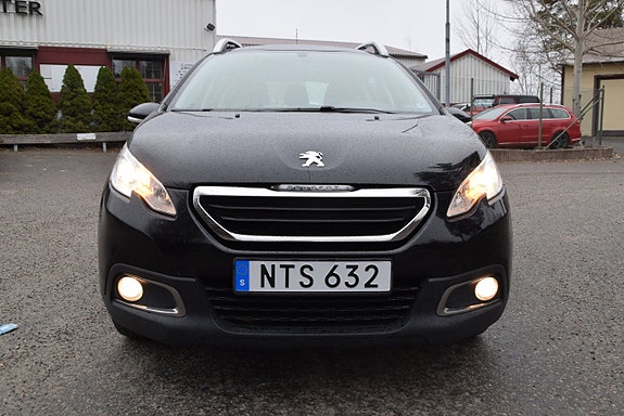 Peugeot 2008 2 of 5