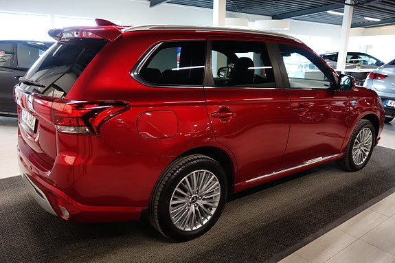 Mitsubishi Outlander 3 of 5