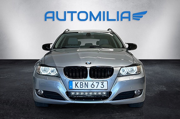 BMW 318i 2 of 5