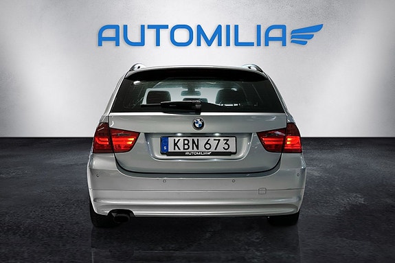 BMW 318i 14 of 17