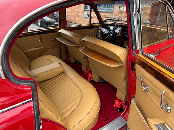 Jaguar Mark 2 18 of 30