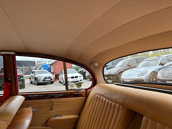 Jaguar Mark 2 25 of 30