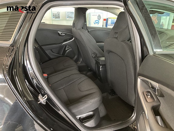 Volvo V40 9 of 13