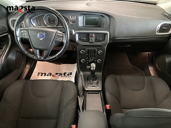 Volvo V40 11 of 13