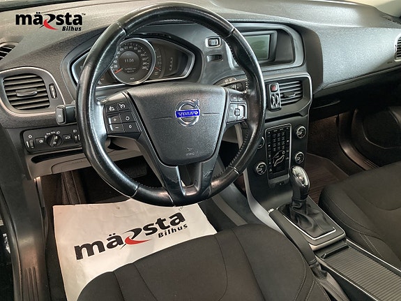 Volvo V40 10 of 13
