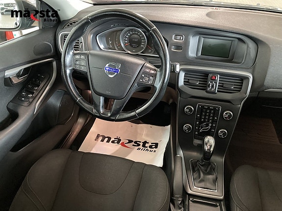 Volvo V40 12 of 13