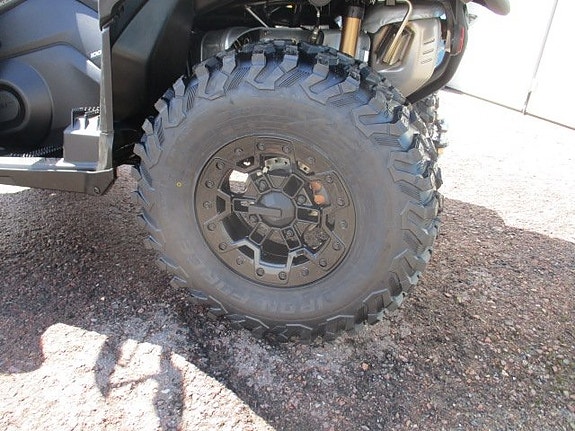 BRP Can-am Outlander Max Backcountry 1000R 4 of 4